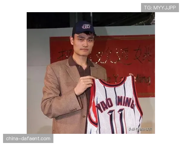 姚明31岁因伤退役 直言身体无法再承受高强度比赛 姚明31岁因伤退役 直言身体无法再承受高强度比赛