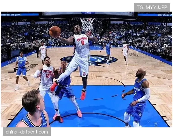 活塞康宁汉姆On-Off值+8.5冠绝全队 控场核心作用显著 活塞康宁汉姆On-Off值+8.5冠绝全队 控场核心作用显著